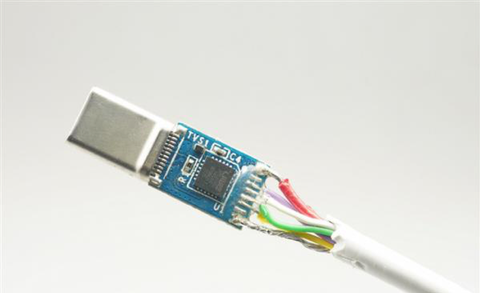 Active USB Type-C adaptor cables for embedded computing